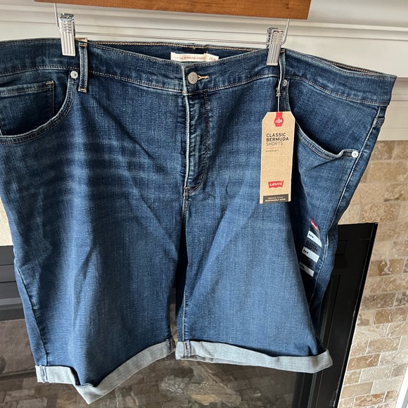 26W 🆕 Levi’s Classic Bermuda Shorts - Picture 1 of 7
